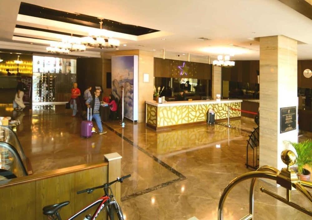 Star 4*